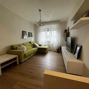 https://casa-nela.it-lombardy.com